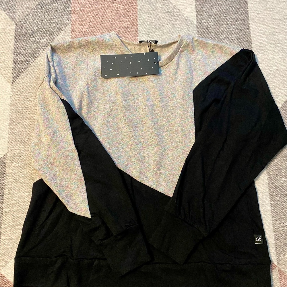 Terez Women’s Black and Gray Sweater